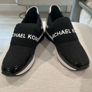 Beautiful Michael Kors casual/sneaker shoe